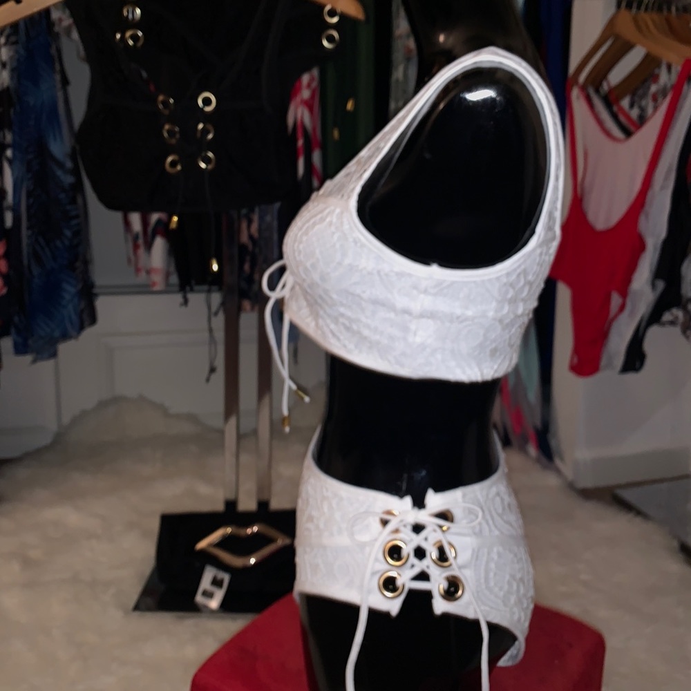 Two Piece - Picture 2 of 3